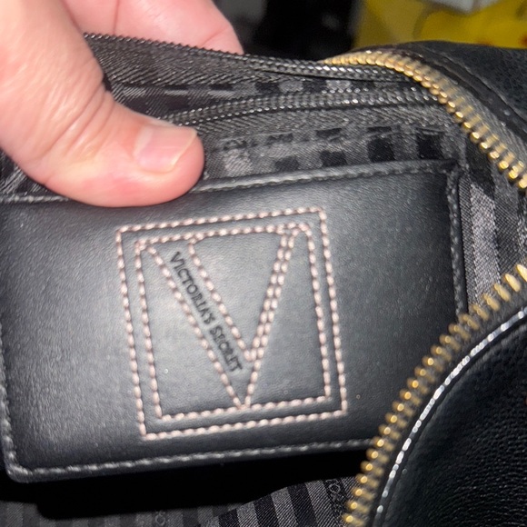 Victoria’s Secret Black & Gold Leather Shoulder  Bag with Gold Chain - Picture 8 of 14